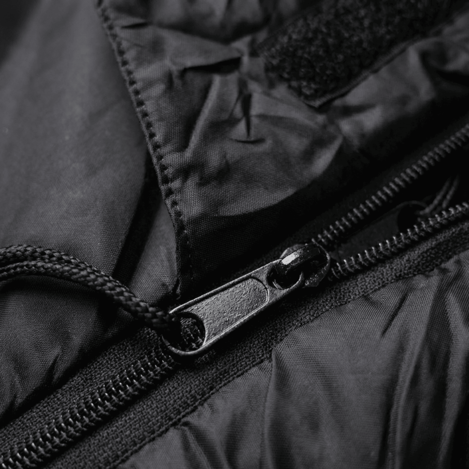 Main Feature — Integrated Zipper